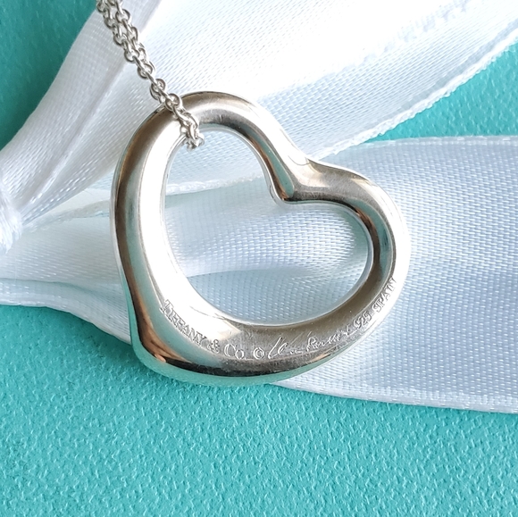 Diamond 22mm open heart pendant necklace - Picture 5 of 9